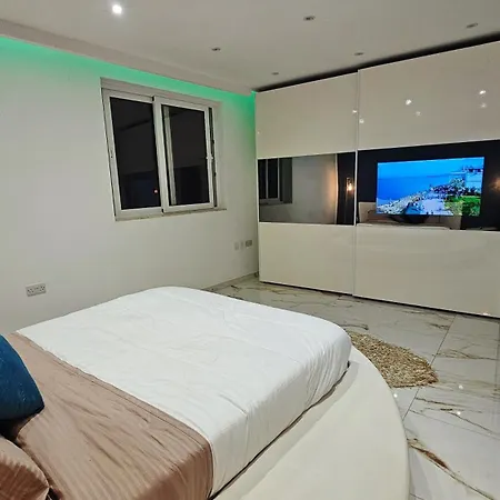 Blu Di Malta - Luxurious Designer Apartament